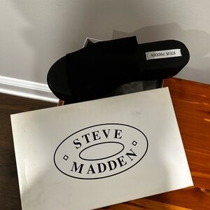 Steve Madden Slinky slides in size 10M